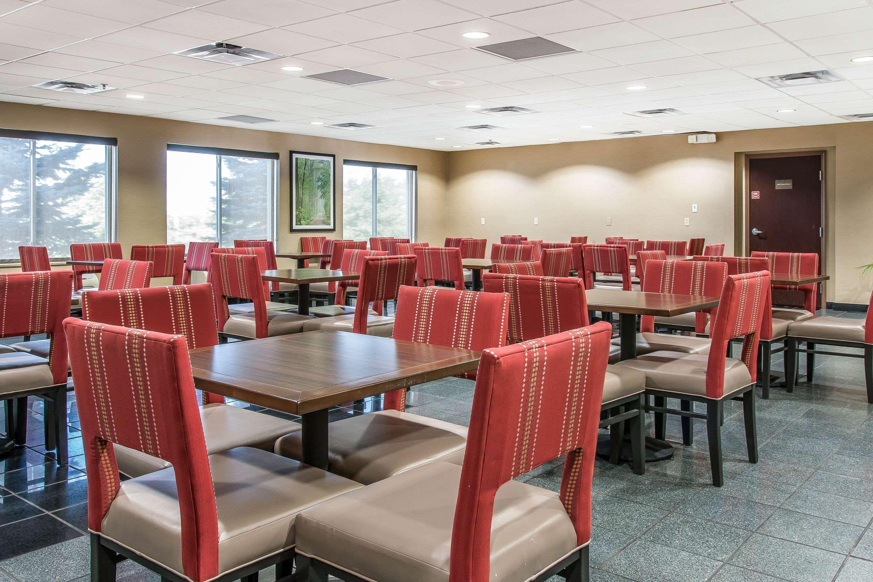 Comfort Suites Wixom Esterno foto