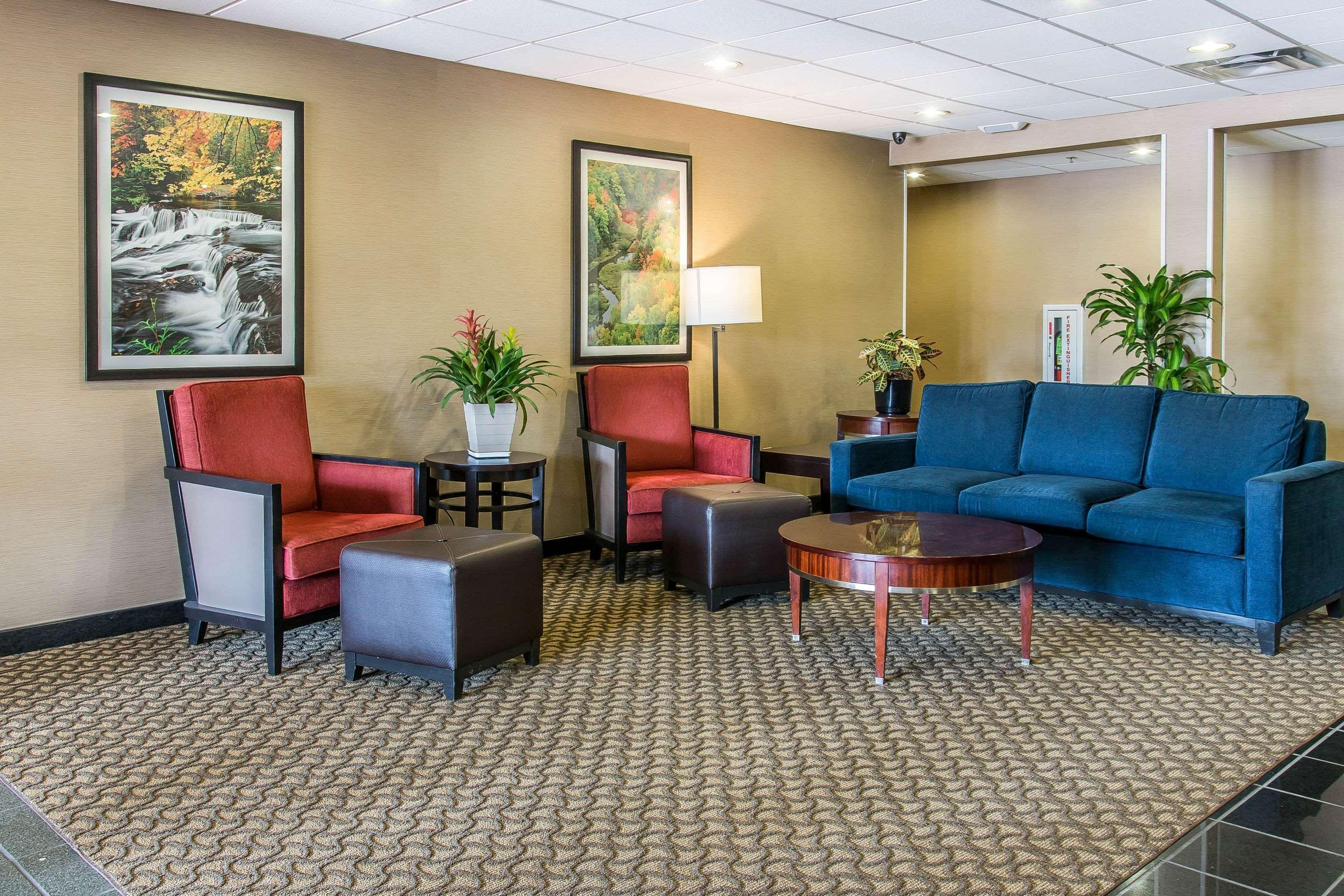 Comfort Suites Wixom Esterno foto