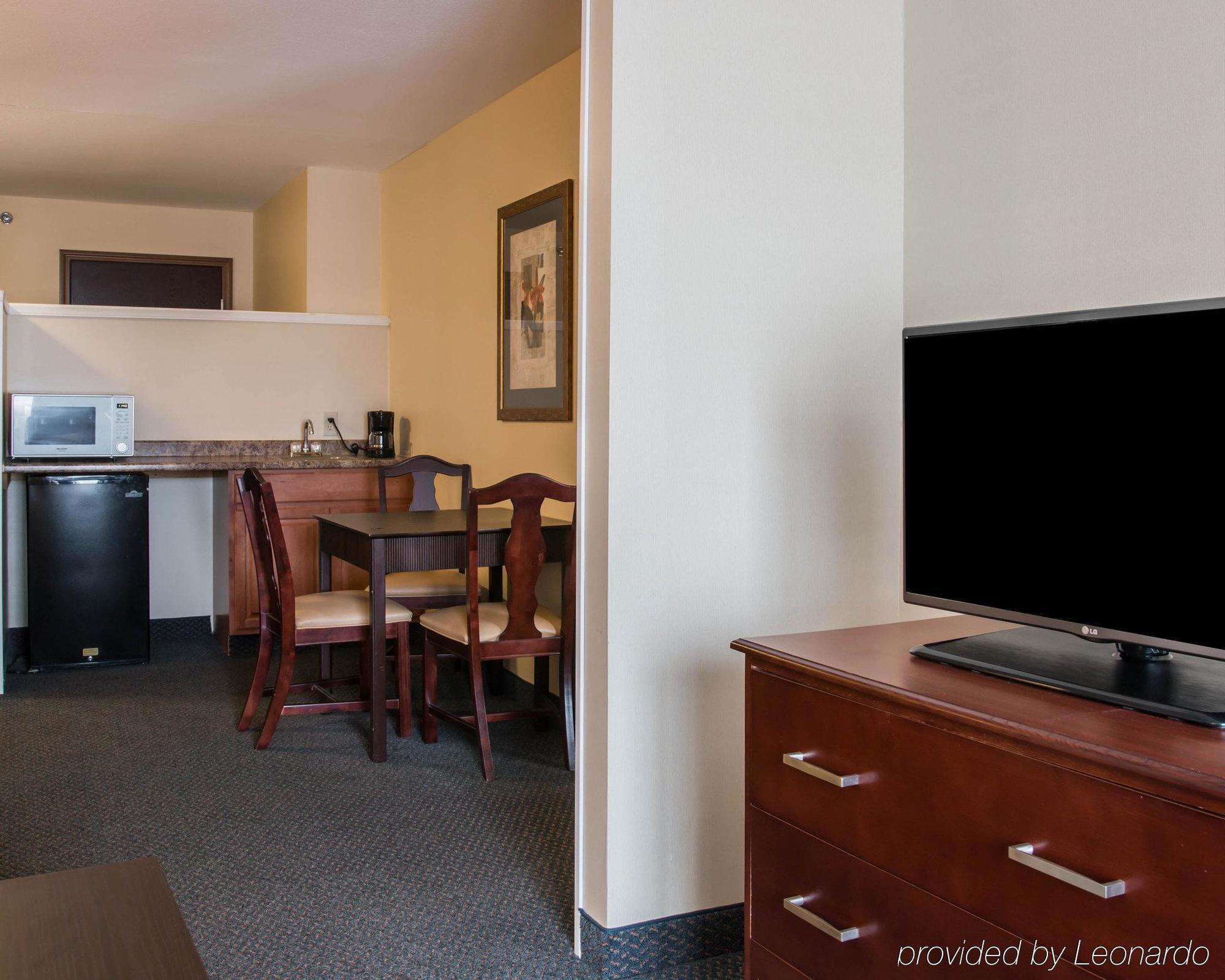 Comfort Suites Wixom Esterno foto