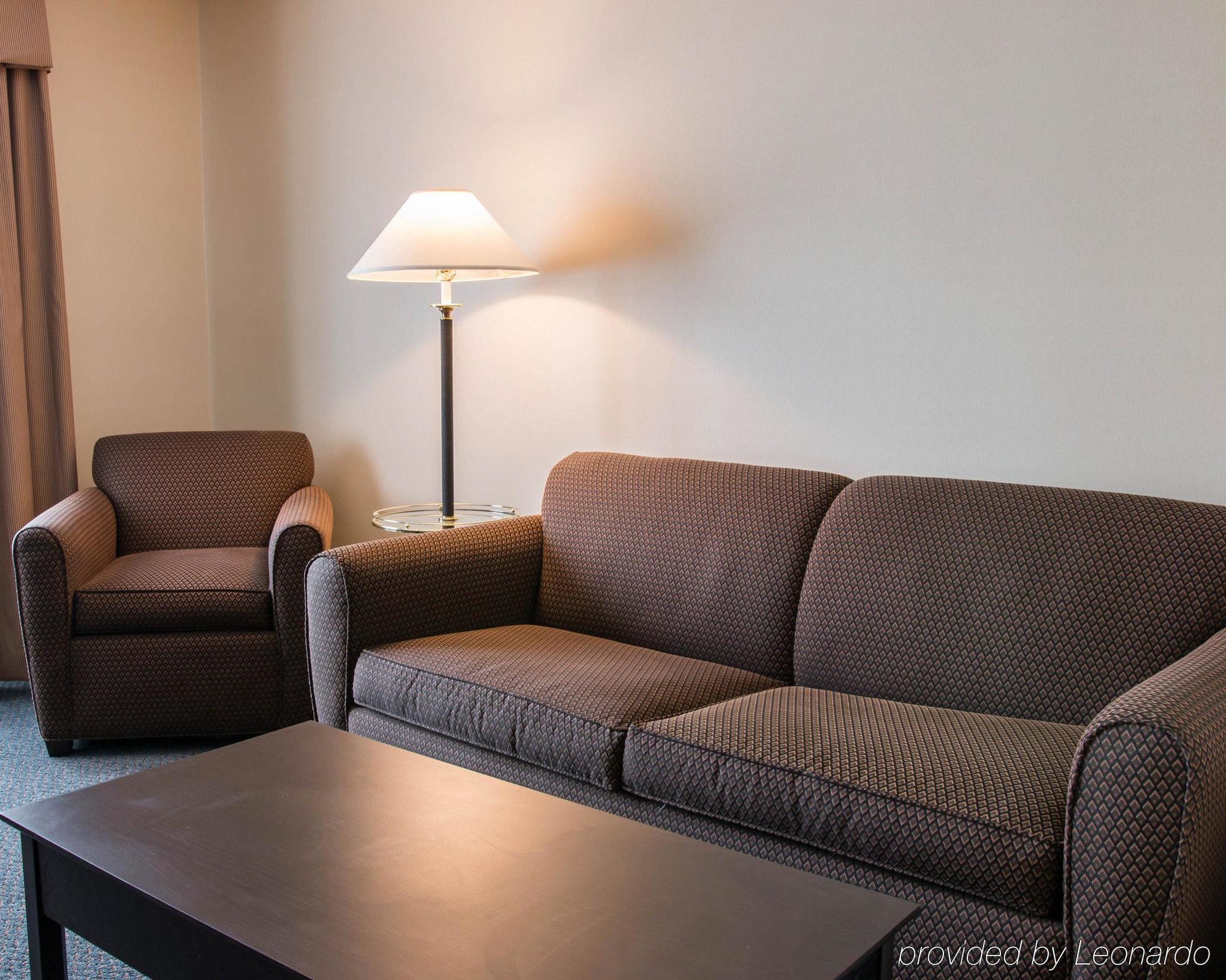 Comfort Suites Wixom Esterno foto
