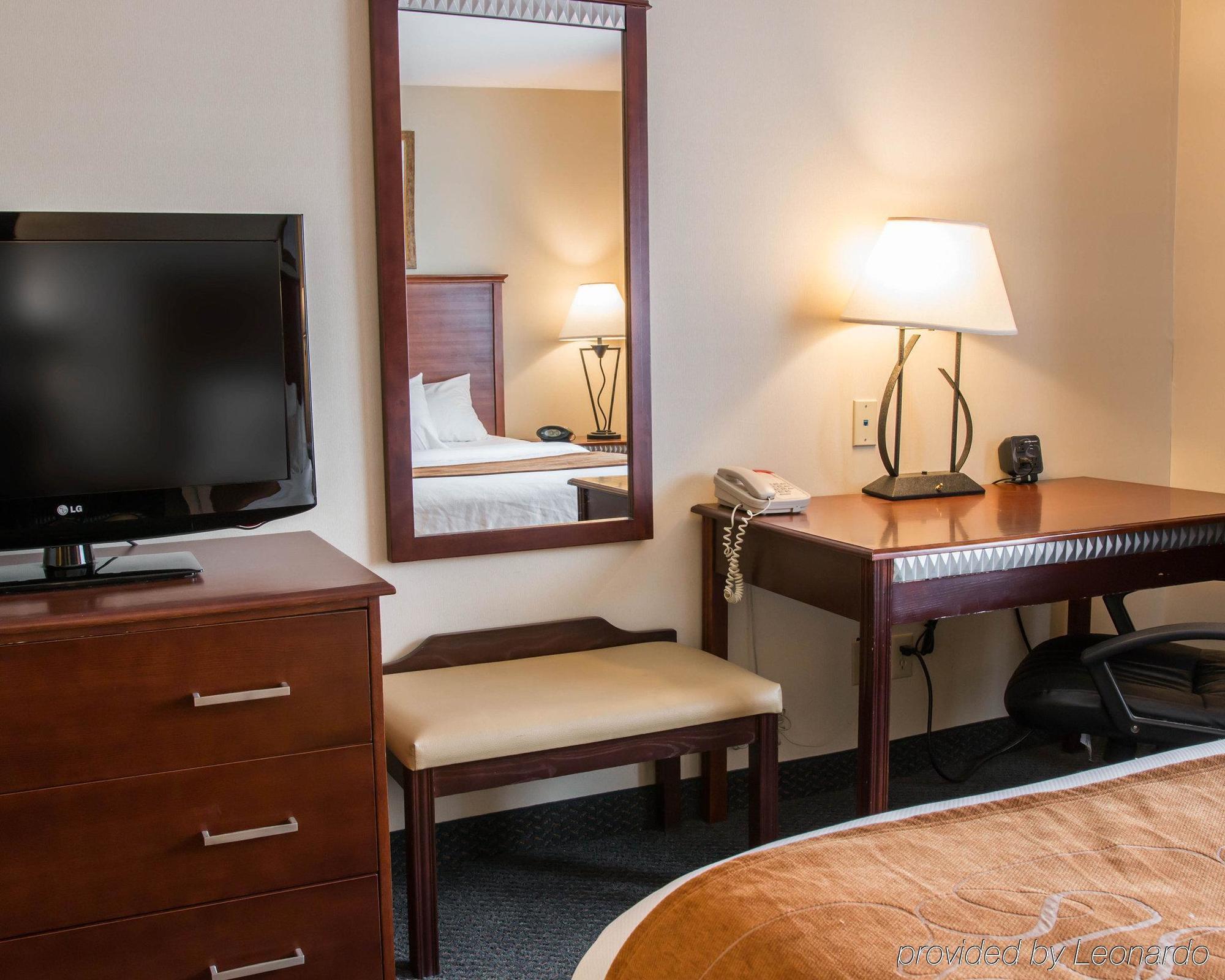 Comfort Suites Wixom Esterno foto