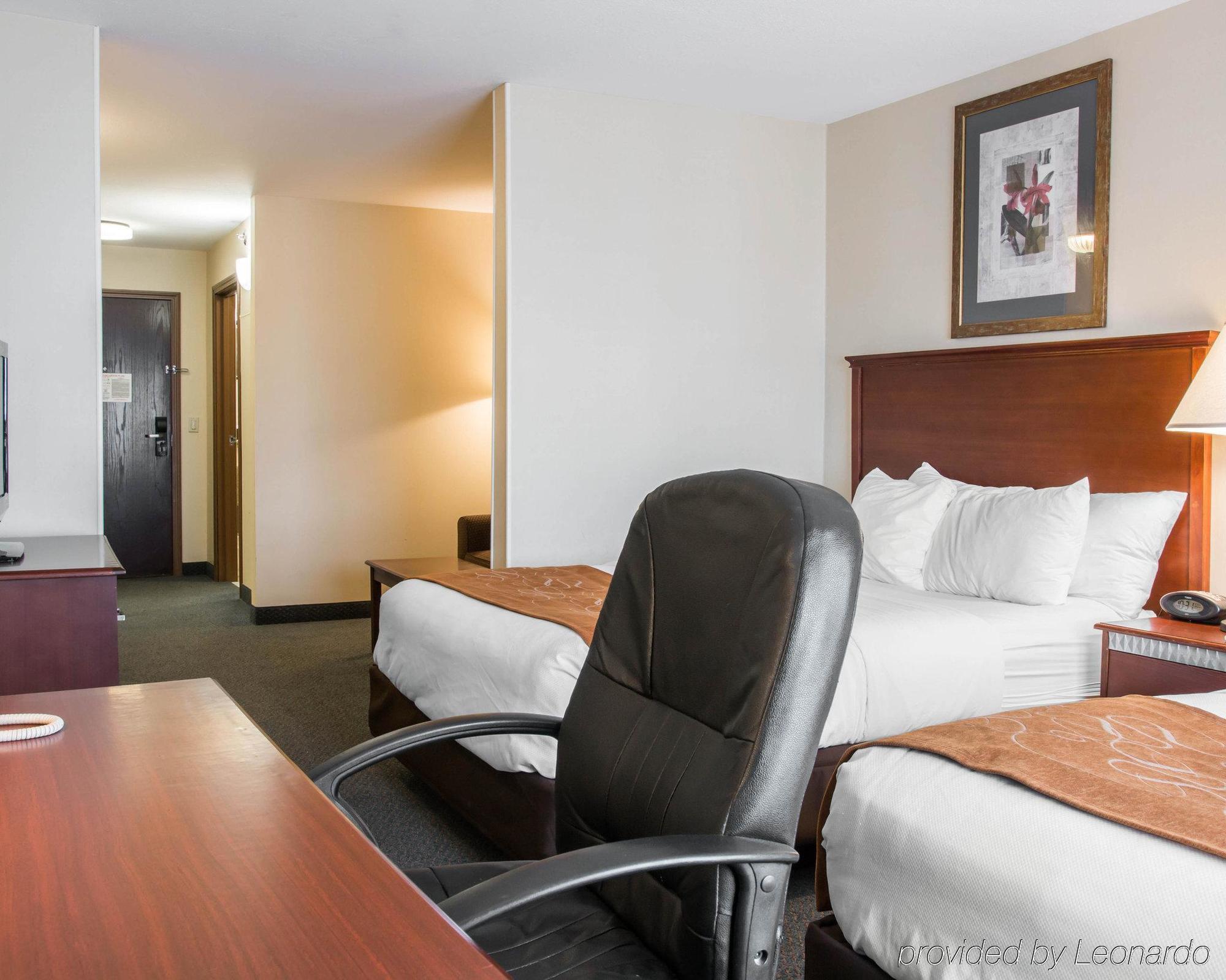 Comfort Suites Wixom Esterno foto