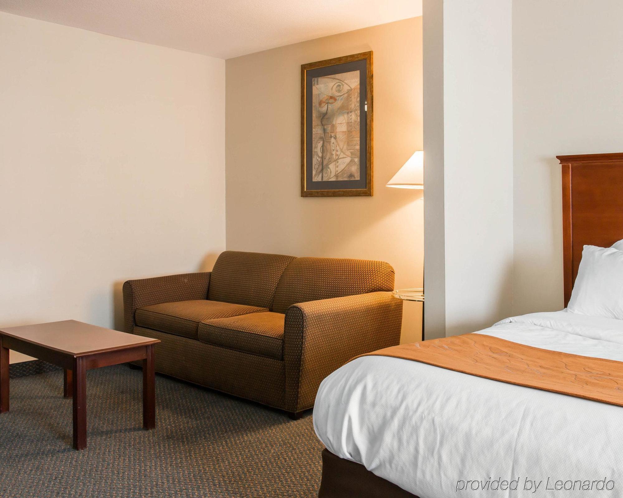 Comfort Suites Wixom Esterno foto