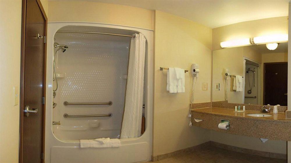 Comfort Suites Wixom Esterno foto